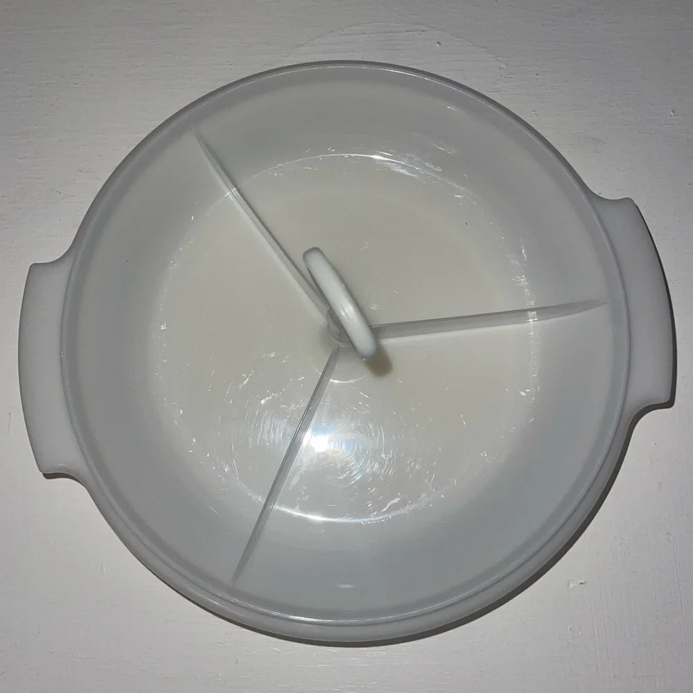 Tupperware compartment removable